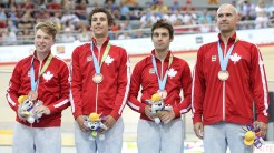 Canada's Men's pursuit team receive their bronze medals.