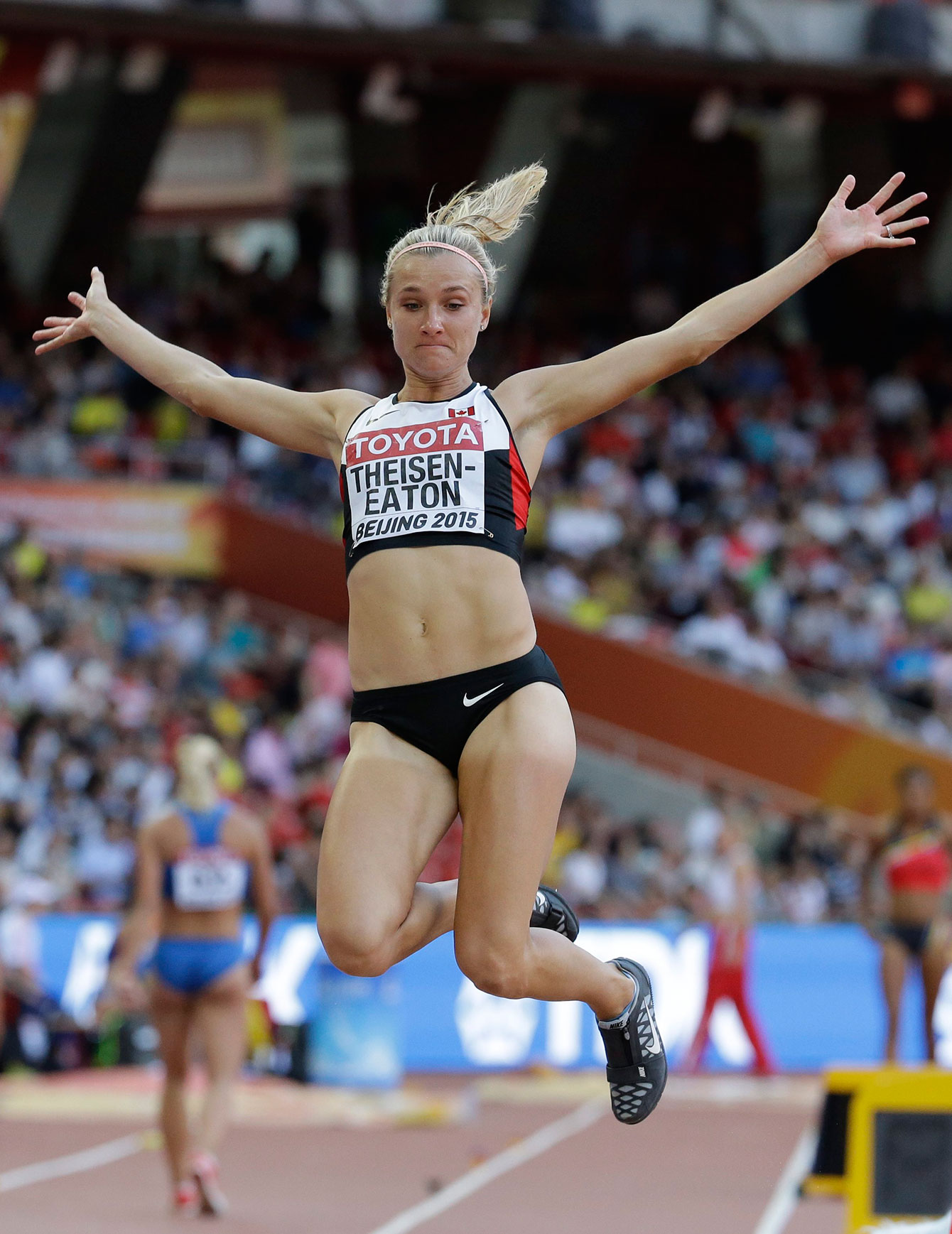 Brianne Theisen-Eaton's long jump of 6.55m at Beijing 2015 put her back in medal contention at the World Championships on August 23, 2015. 