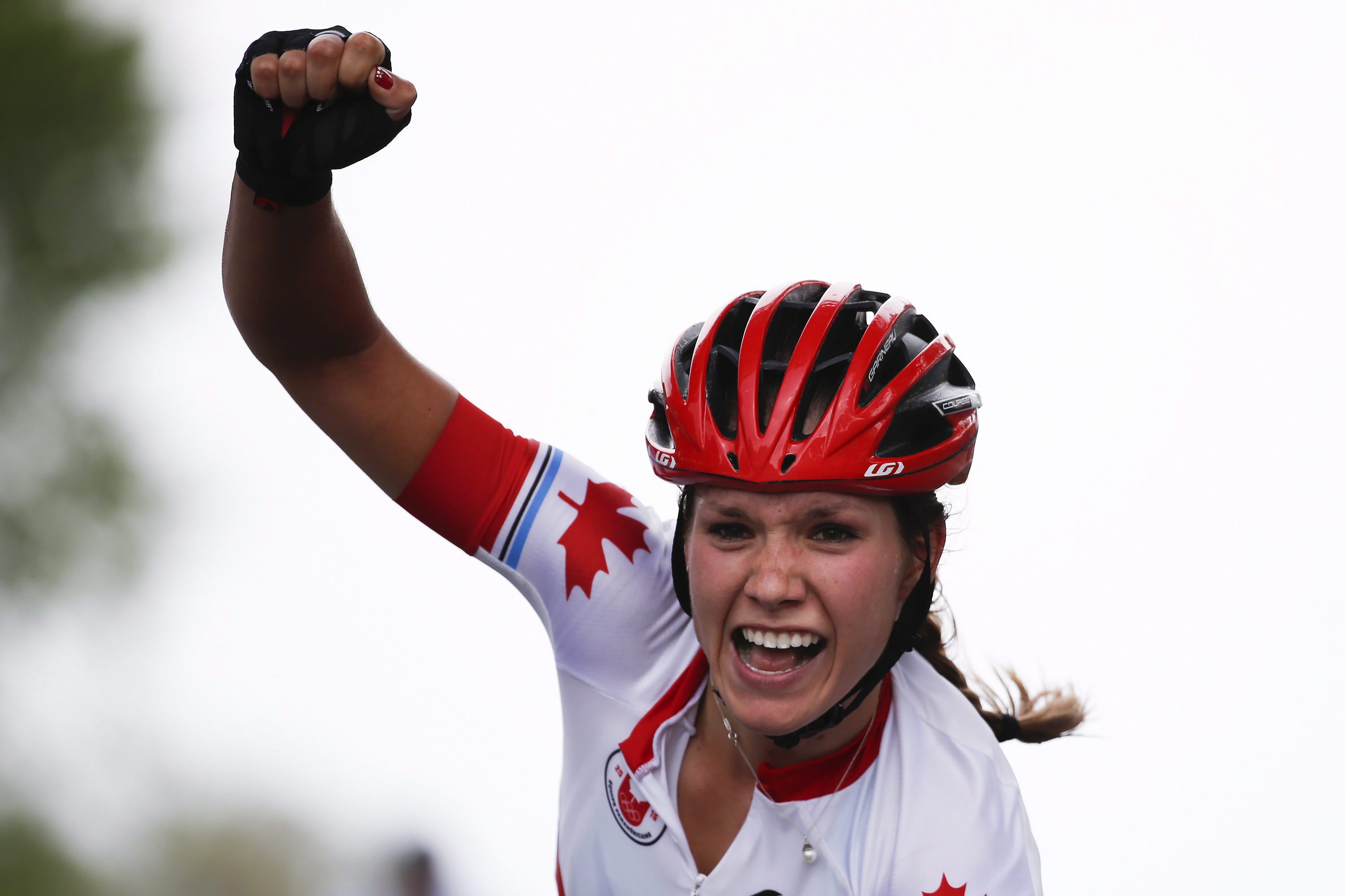 Jasmin Glaesser celebrates as she wins the gold medal