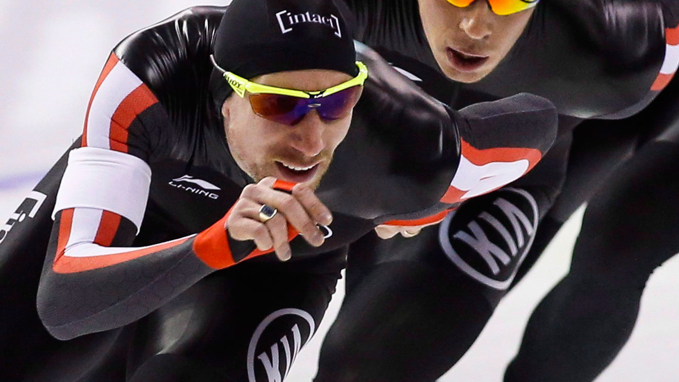 Ted-Jan Bloemen in the team pursuit at a World Cup stop in Calgary on November 14, 2015. 