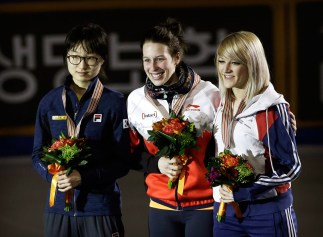 11019740 Marianna poses with the other two medallists
