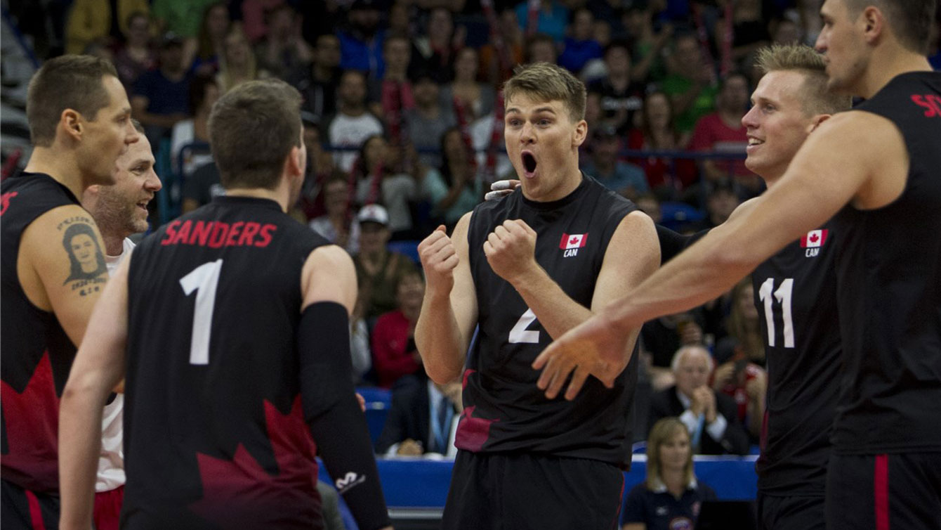 Team Canada celebrates the victory over China / Photo: FIVB