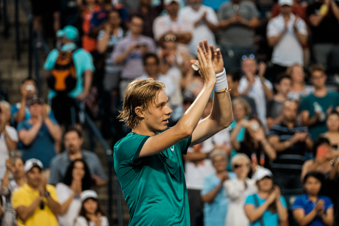 Denis thanking the crowd