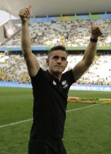 Canada coach John Herdman celebrates after winning the bronze medal in the women's Olympic football tournament at the Arena Corinthians stadium in Sao Paulo, Friday Aug. 19, 2016. (AP Photo/Nelson Antoine)