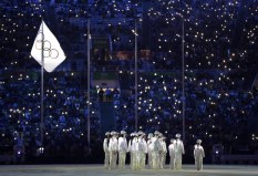 Smartphones illuminate the stadium during the closing ceremony in the Maracana stadium at the 2016 Summer Olympics in Rio de Janeiro, Brazil, Sunday, Aug. 21, 2016. (AP Photo/David Goldman)