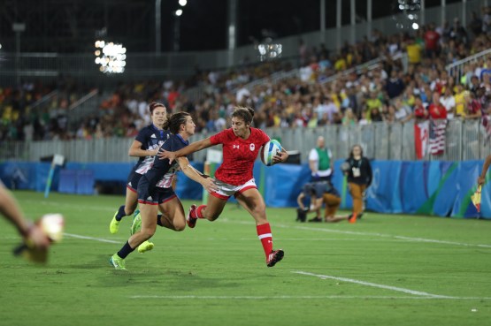 Bianca Farella avoiding a tackle during the Rio 2016 bronze medal match aginst Great Britain on August 8, 2016. (photo/Stephen Hosier)