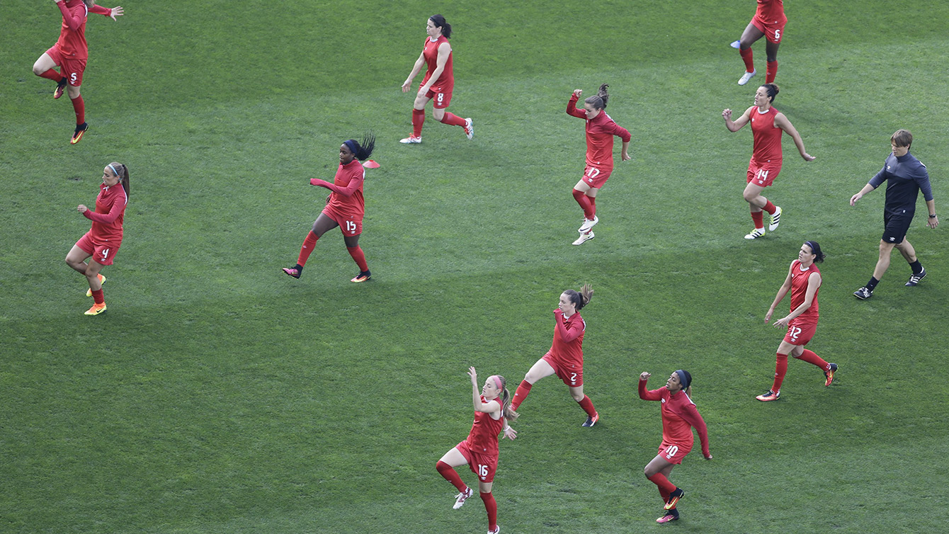 Canada's soccer team warm up before their Women 2016 Summer Olympics football match against Australia, at the Arena Corinthians in Sao Paulo, Brazil, Wednesday, Aug. 3, 2016. (AP Photo/Nelson Antoine)