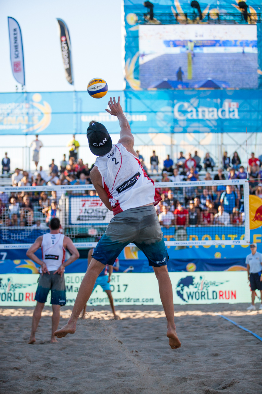 Schachter serves as Binstock awaits a return at the FIVB World Tour Finals