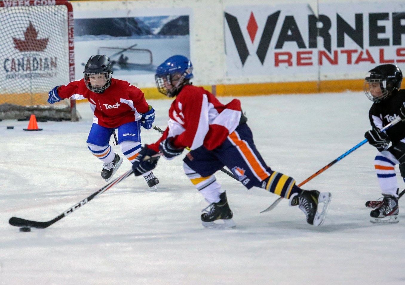 Teck Coaching Series Kids participate in the Teck Coaching Series in Kamloops, BC on December 3, 2016 (photo: Allen Douglas)