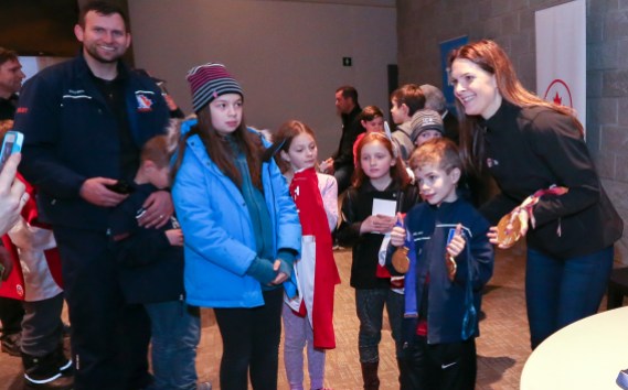 teck-olympic-hockey_5935 Jennifer Botterill meets young fans at the Teck Coaching Series in Kamloops, BC on December 3, 2016 Photo: Allen Douglas