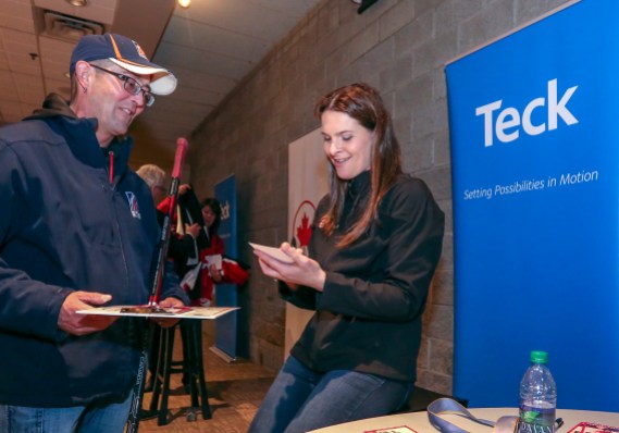 teck-olympic-hockey_5947 Jennifer Botterill signs autographs at the Teck Coaching Series in Kamloops, BC on December 3, 2016 Photo: Allen Douglas