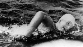 September 10, 1954 - Marilyn Bell, 16, during her epic 32 mile swim across Lake Ontario from Younstown, N.Y. to Toronto, Ontario. (AP)
