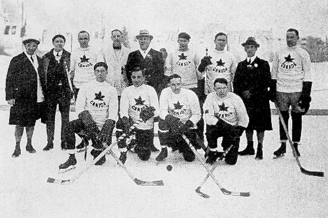 1924 Canadian Olympic hockey team poses for a photo on ice 