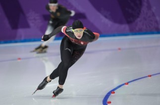 Ivanie Blondin skating