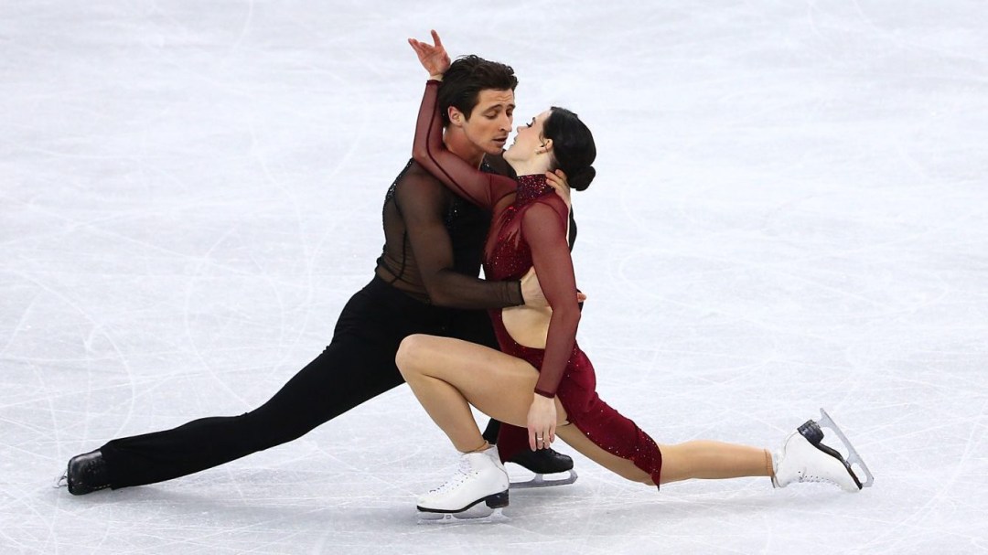 Virtue and Moir perform Moulin Rouge ice dance