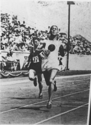 Ray Lewis running at the 1934 British Empire Games. (Photo: Hamilton Spectator)