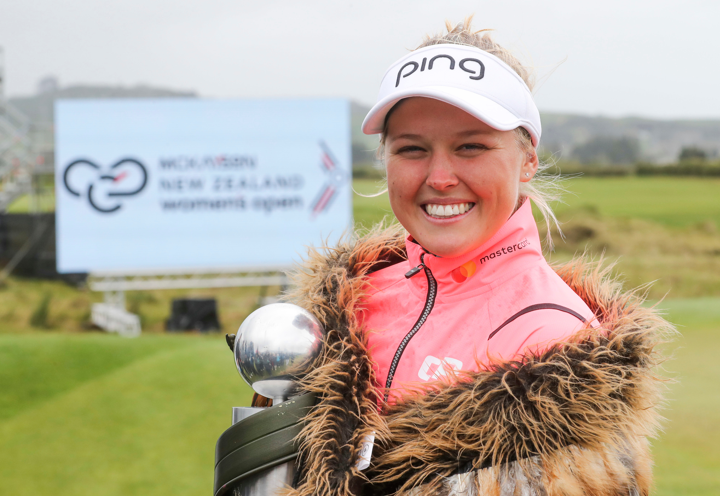 Inaugural champion Canada's Brooke Henderson with the trophy. McKayson NZ Women's Open 2017. LPGA Tour. Windross Farm, Auckland, New Zealand. Monday 02 October, 2017. Copyright photo: John Cowpland / www.photosport.nz