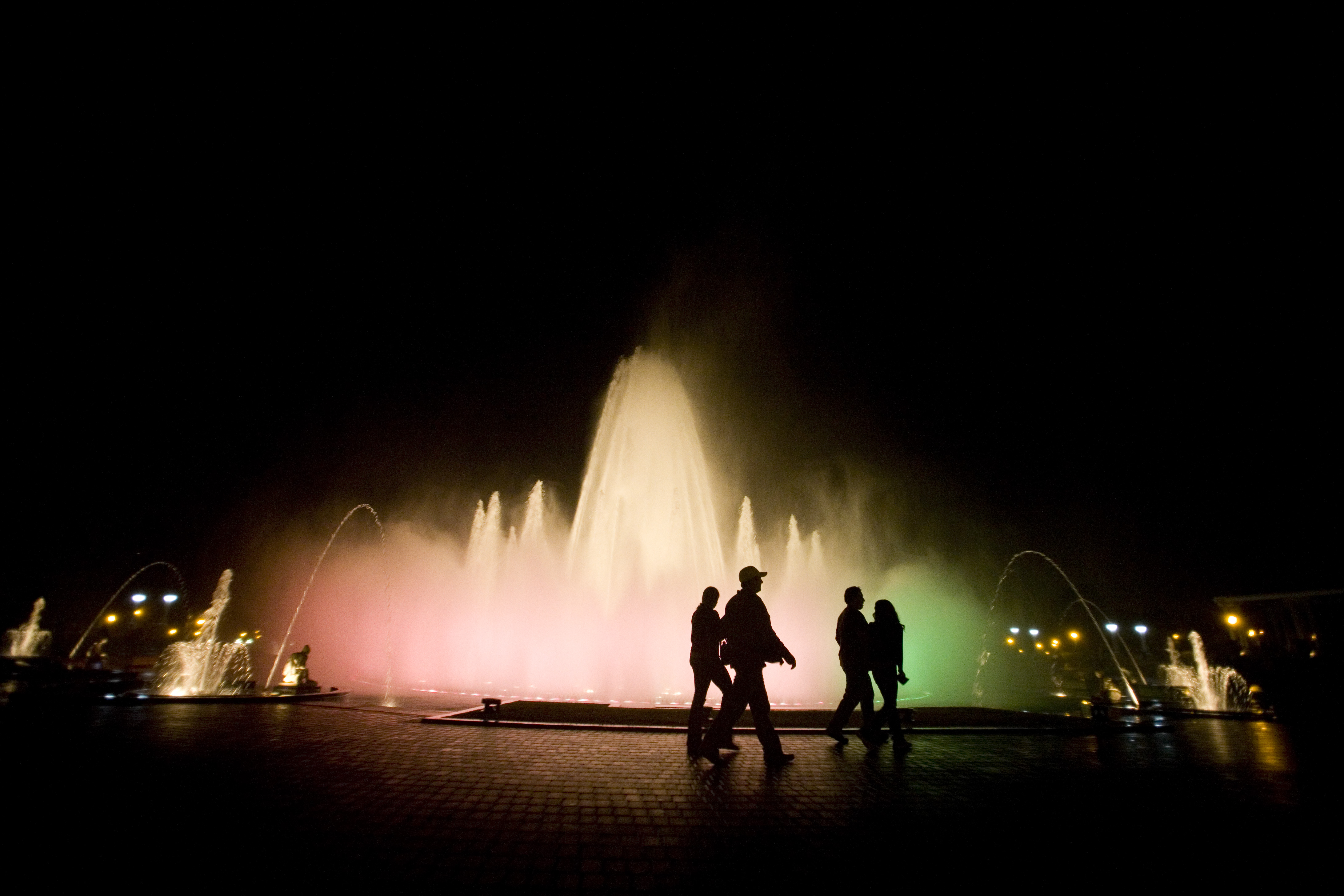 Water fountain with colours of light