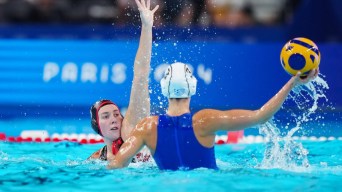 Elyse Lemay-Lavoie blocks a shot