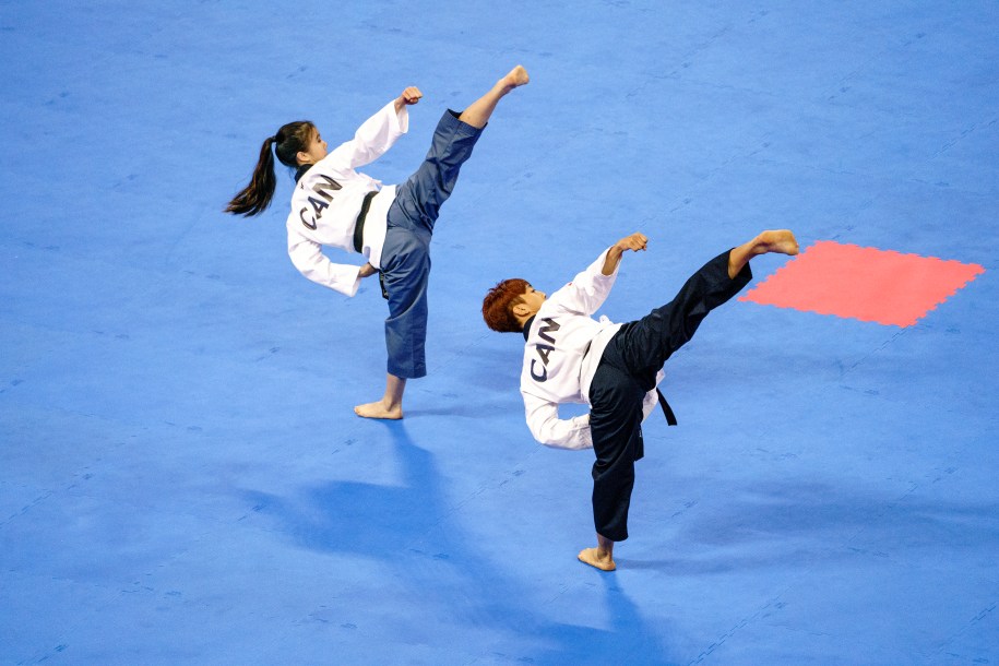 Jinsu Ha and Michelle Lee perform routine