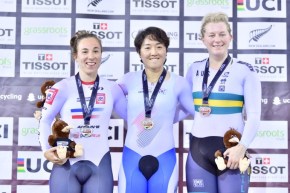 Lauriane Genest cycled to silver in the Keirin to earn her first World Cup medal. Korea's Lee Hyejin won the gold medal and Stephanie Morton of Australia settled for third place. Sunday December 8th, 2019 in Cambridge, New Zealand.