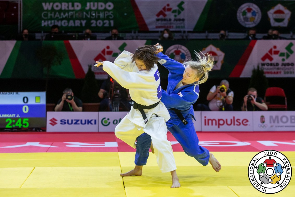 Two judokas in the middle of a match