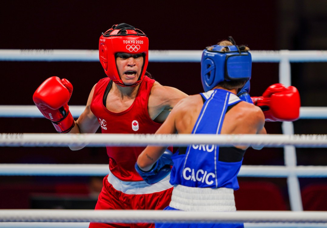 Canadian boxer Caroline Veyre fights at Tokyo 2020.