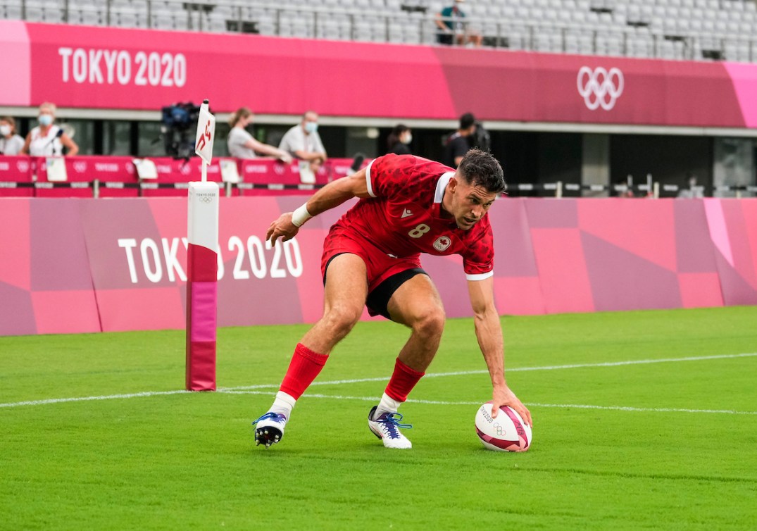 Justin Douglas touches down to score a try at Tokyo 2020