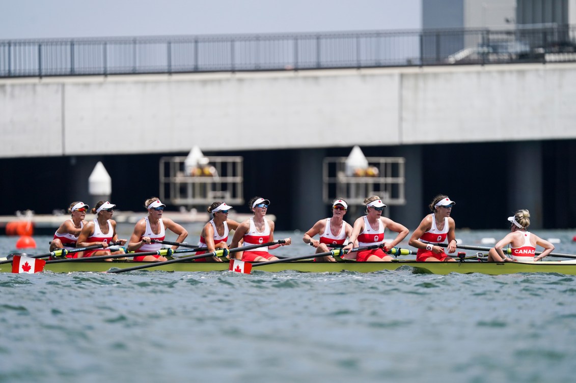 Women's eight boat at the end of a race