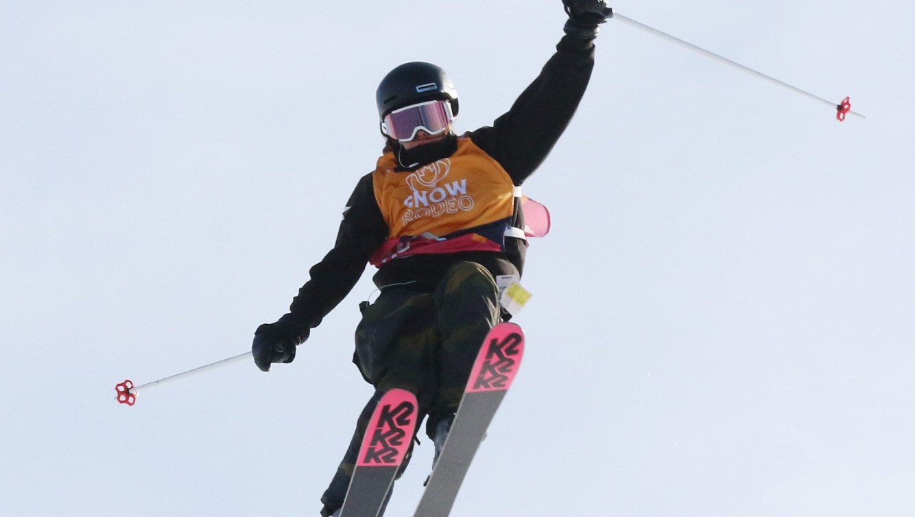 Olivia Asselin in the air during a freestyle skiing competition