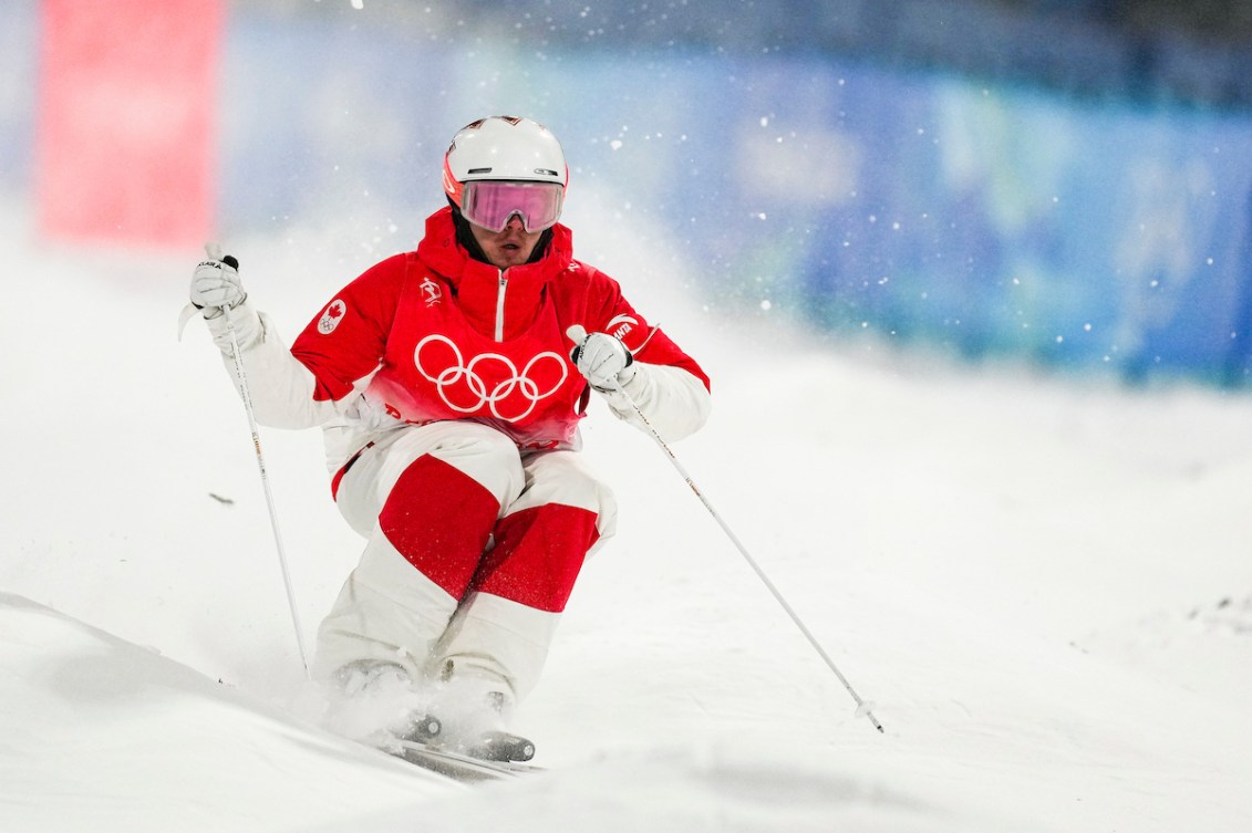 Team Canada freestyle skier Mikael Kingsbury competes in round one of Mens Moguls Qualification during the Beijing 2022 Olympic Winter Games on Thursday, February 03, 2022. Photo by Darren Calabrese/COC