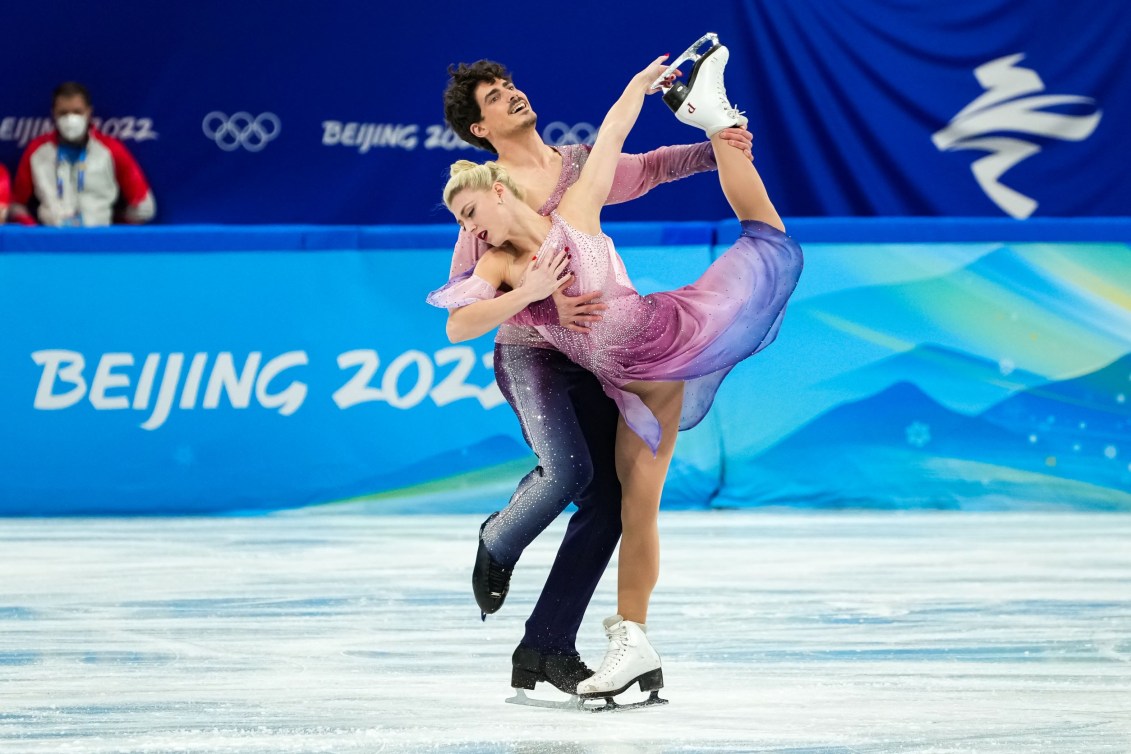 Piper Gilles and Paul Poirier perform a dance spin