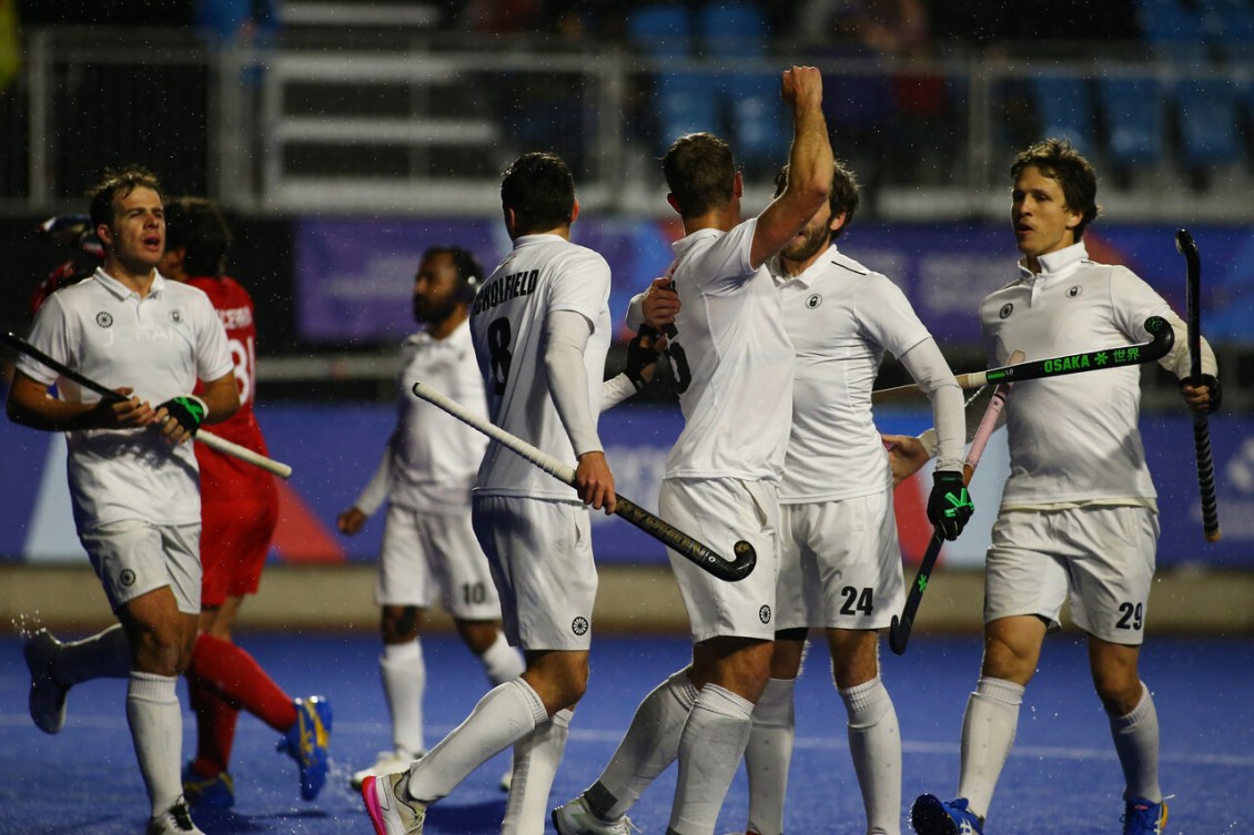 Team Canada field hockey players celebrate