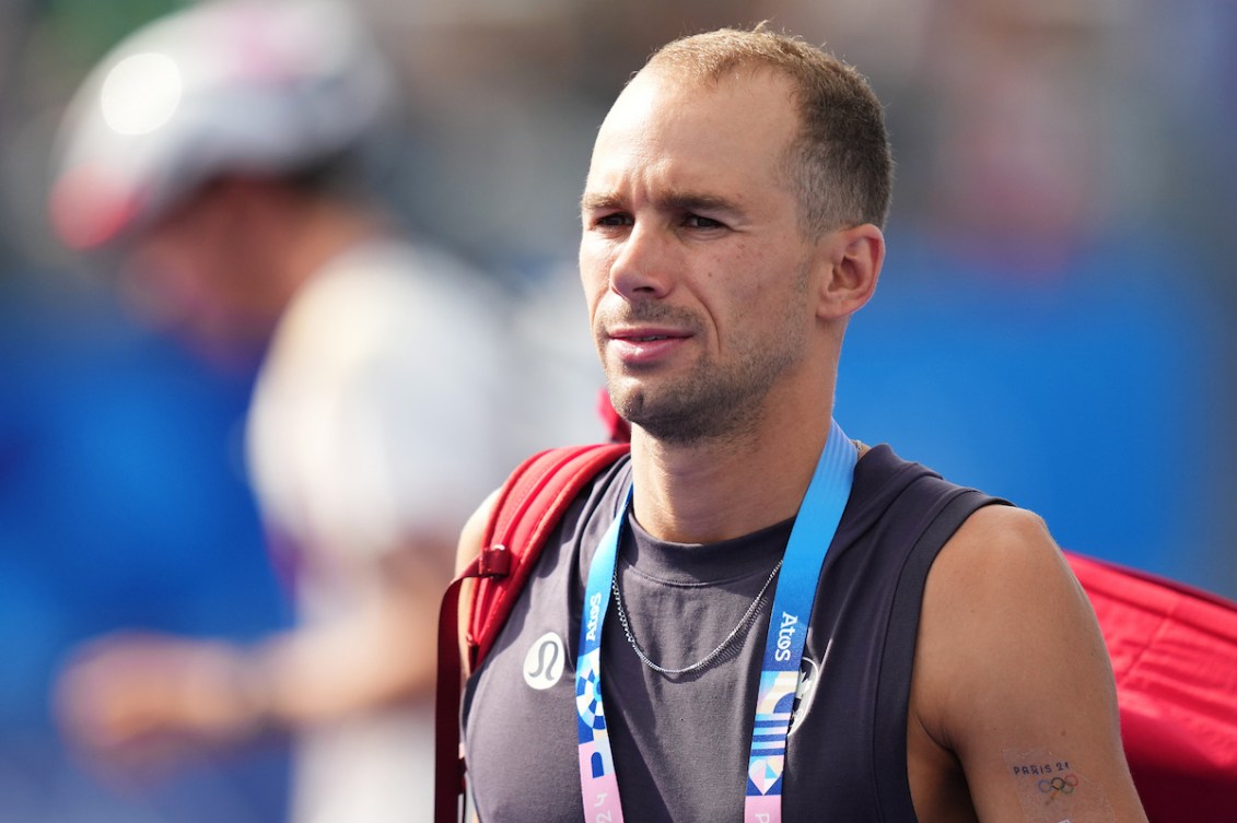 Tyler Mislawchuk runs during the triathlon