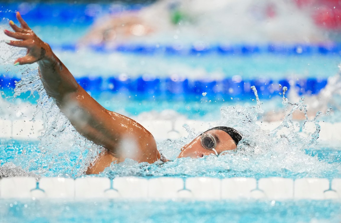 Mary-Sophie Harvey swims freestyle