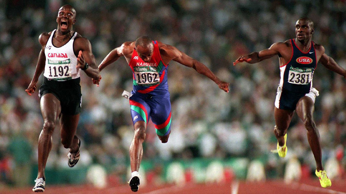 Trois coureurs lors d'un sprint