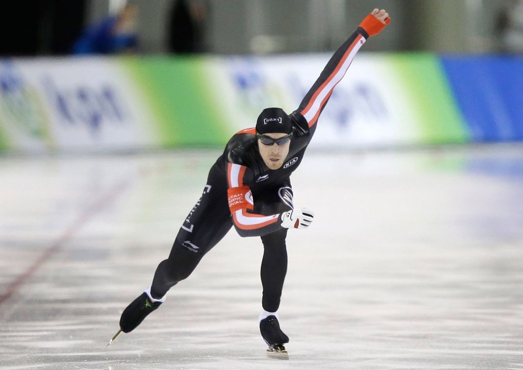 William Dutton au 500 m pendant la Coupe du monde de Salt Lake City le 22 novembre 2015.