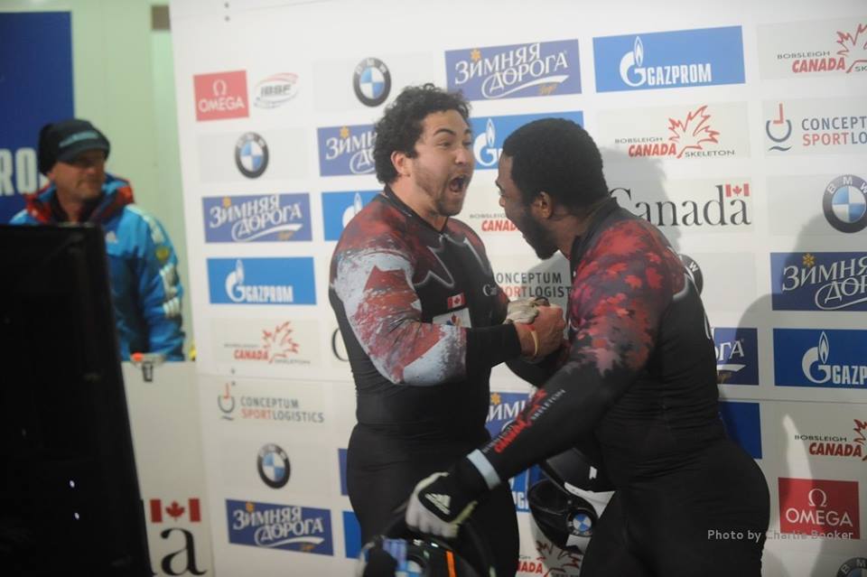 Une réaction qui vaut mille mots. Chris Spring et Lascelles Brown apprenant qu'ils remportaient l'épreuve de Coupe du monde IBSF à Whistler, le 23 janvier 2016 (Photo : IBSF Facebook)