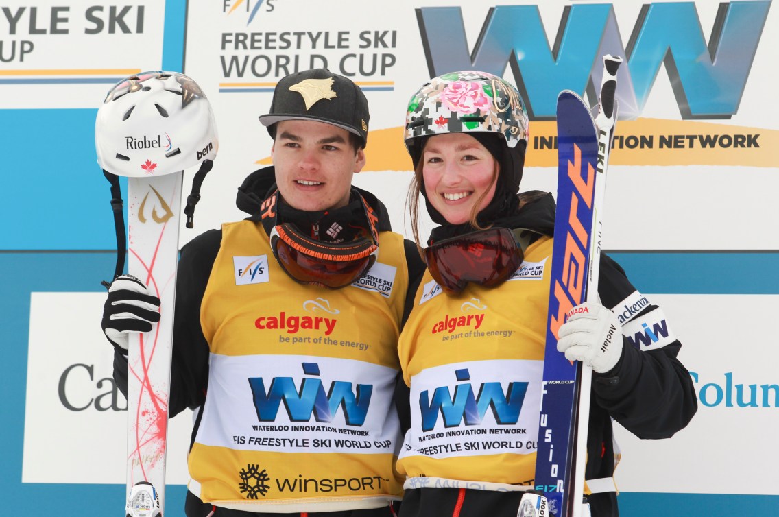 Avec ces victoires, Chloé Dufour-Lapointe et Mikaël Kingsbury conservent leurs places en tête du classement général et porteront une fois de plus le maillot jaune à la prochaine Coupe du monde.