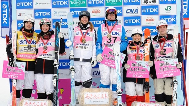 Les Canadiens ont raflé la moitié des médailles à l'avant-dernière Coupe du monde de la saison à Tazawako (Japon), le 27 février 2016 (Photo : HIROYUKI SATO (Satton Press))