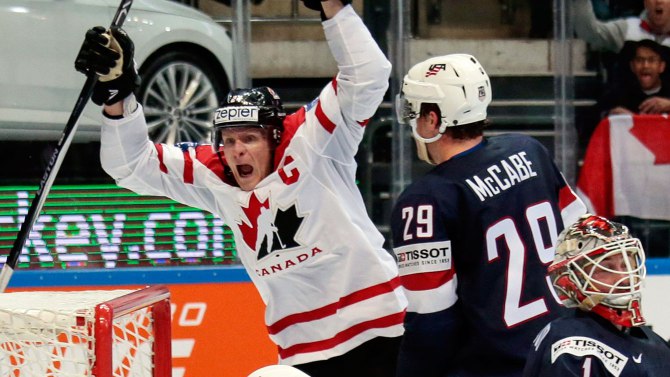 Corey Perry lors du match de demi-finale du Championnat mondial IIHF opposant le Canada aux États-Unis, le 22 mai 2016.
