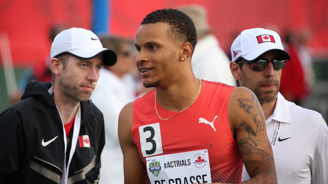 Andre De Grasse après la finale du 100 m aux Essais olympiques d'Athlétisme Canada, le 9 juillet 2016.