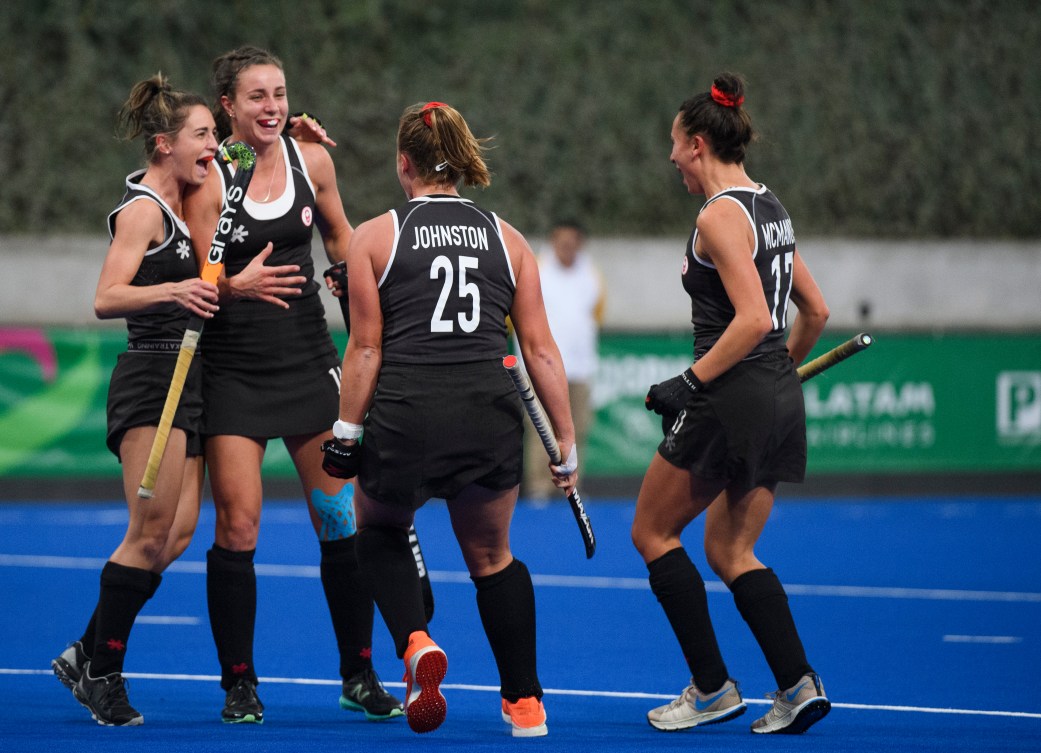 L'équipe féminin canadienne célèbre un but à Lima 2019.