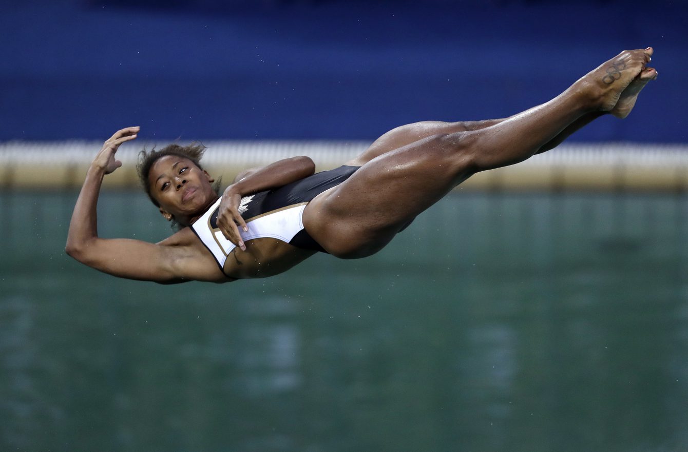 Jennifer Abel en compétition lors de la demi-finale au tremplin de 3 mètres. (AP Photo/Michael Sohn)