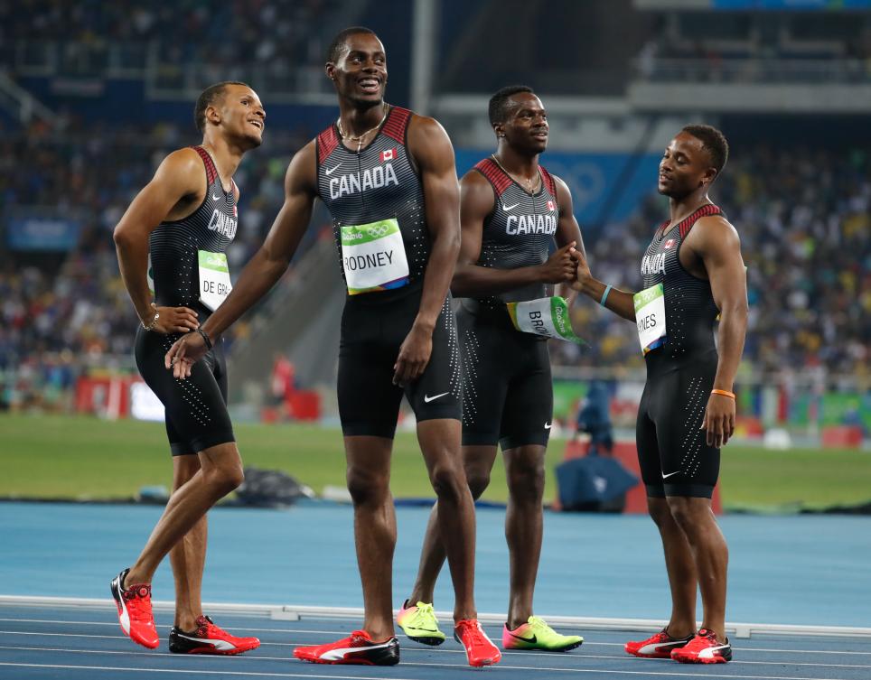 Les Canadiens décrochent le bronze olympique lors de la finale du relais 4x100 m au stade olympique à Rio de Janeiro, vendredi le 19 août 2016. (Photo : COC/Mark Blinch)