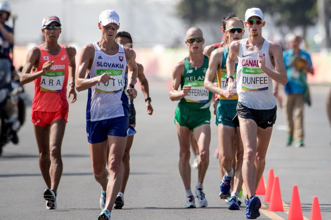 Evan Dunfee lors de l'épreuve du 50 km marche à Rio de Janeiro, le 19 août 2016. (COC/David Jackson) 
