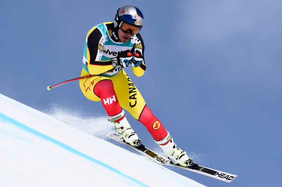 Erik Guay à l'entrainement lors de la Coupe du monde de Saint-Moritz, en Suisse, le 15 mars 2015. (Gian Ehrenzeller/Keystone via AP)
