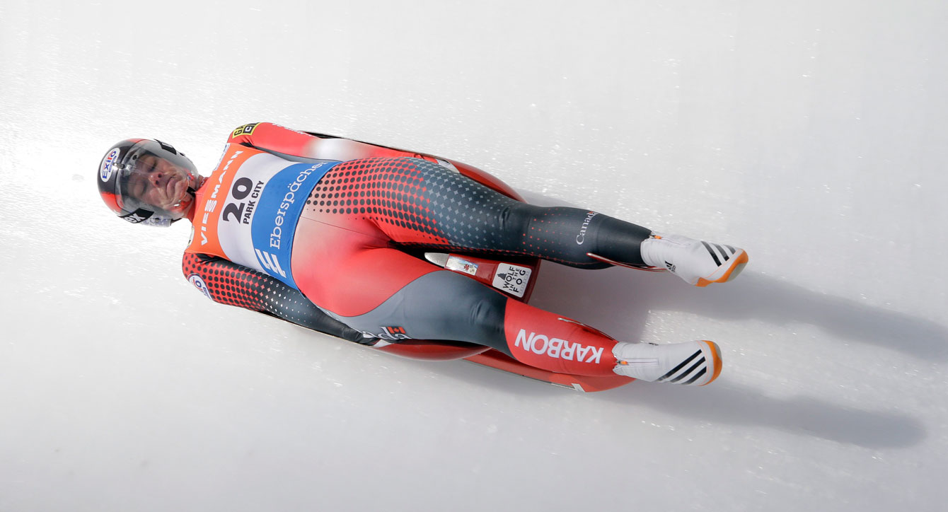 Alex Gough lors de la deuxième descente de l'épreuve féminine de luge à la Coupe du monde de Park City, Utah, le 17 décembre 2016. (AP Photo/Rick Bowmer)