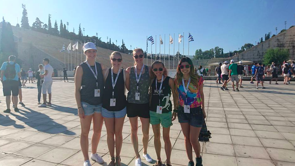 Les participants visitant le lieu des premiers Jeux olympiques de l'ère moderne. (Photo : COC)