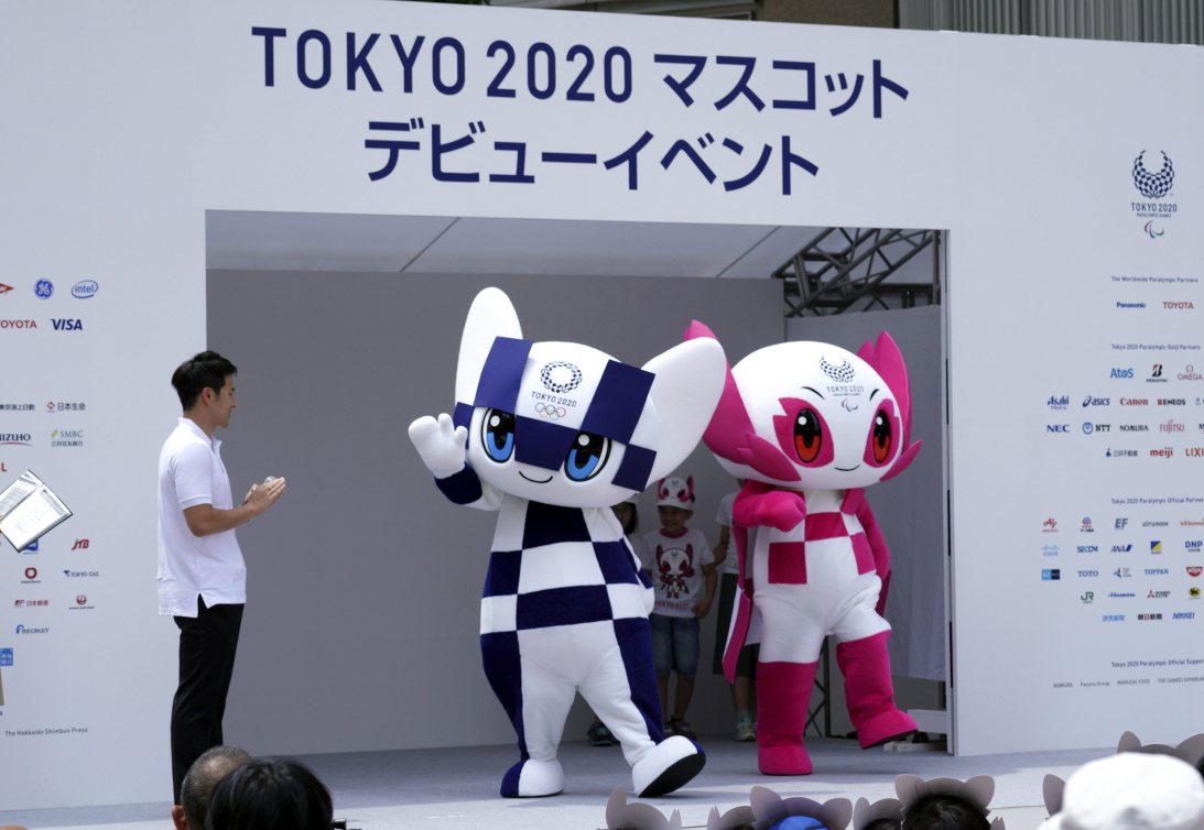 Les deux mascottes de Tokyo 2020
